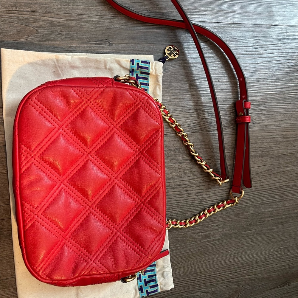 Tory Burch red fleming small Crossbody purse - Picture 10 of 11